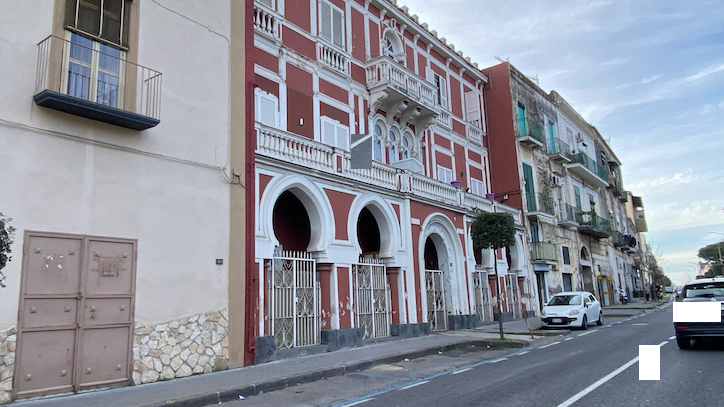 Via Nazionale locale in vendita